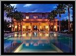 Hotel, Basen, Palmy