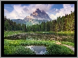 Jezioro Antorno Lake, Góry Dolomity, Masyw Tre Cime di Lavaredo, Las, Drzewa, Mostek, Prowincja Belluno, Włochy