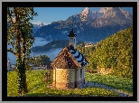 Góry, Alpy, Lasy, Drzewa, Kapliczka, Kirchleitn Kapelle, Mgła, Berchtesgaden, Bawaria, Niemcy