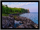 Stany Zjednoczone, Stan Minnesota, Jezioro, Upper Lake, Latarnia morska, Split Rock, Wybrzeże, Skały, Klif, Drzewa