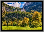 Zamek Neuschwanstein, Jesień, Góry, Skały, Drzewa, Bawaria, Niemcy