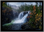 Jesień, Góry, Świerki, Skały, Wodospad Rjukandefossen, Gmina Hemsedal, Norwegia