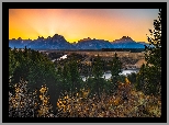 Park Narodowy Grand Teton, Góry, Teton Range, Las, Drzewa, Rzeka, Snake River, Promienie słońca, Stan Wyoming, Stany Zjednoczone