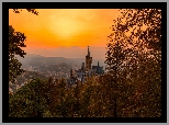 Niemcy, Saksonia-Anhalt, Miasto Wernigerode, Zamek Wernigerode Zachód słońca, Wzgórza, Las, Drzewa