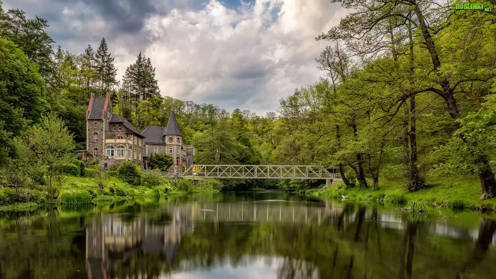 Hotel Bodeblick, Treseburg, Saksonia-Anhalt, Niemcy, Rzeka Bode, Most, Drzewa