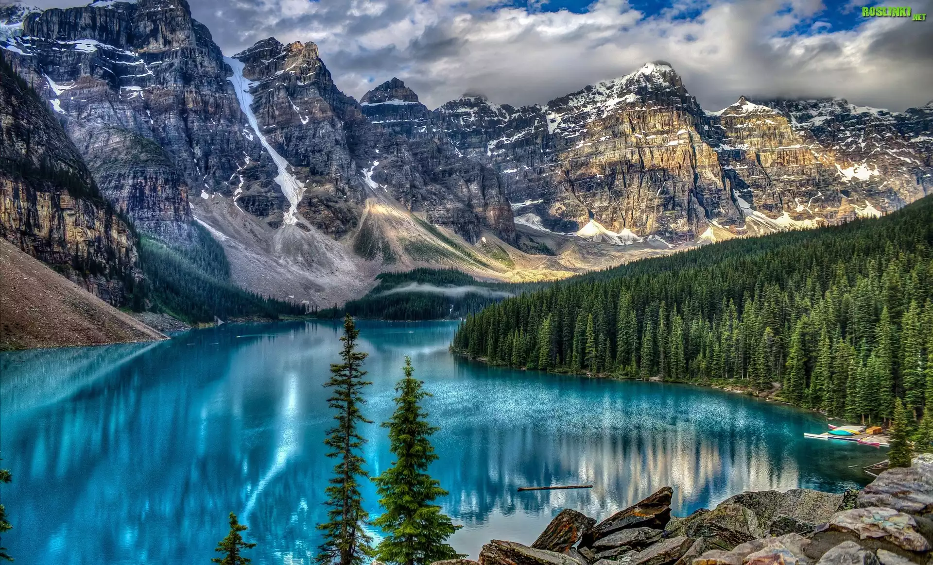 Kanada, Prowincja Alberta, Park Narodowy Banff, Jezioro Moraine, Góry, Drzewa