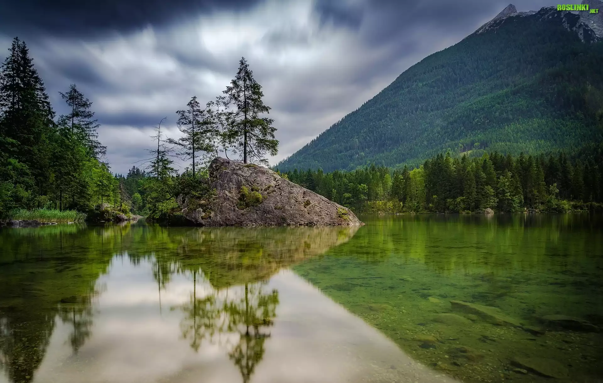 Jezioro Hintersee, Bawaria, Niemcy, Góry Alpy, Drzewa, Odbicie
