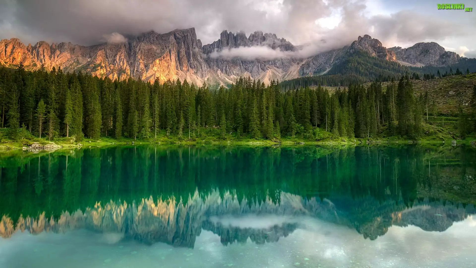 Jezioro, Lago di Carezza, Góry, Alpy, Dolomity, Las, Drzewa, Chmury, Południowy Tyrol, Włochy