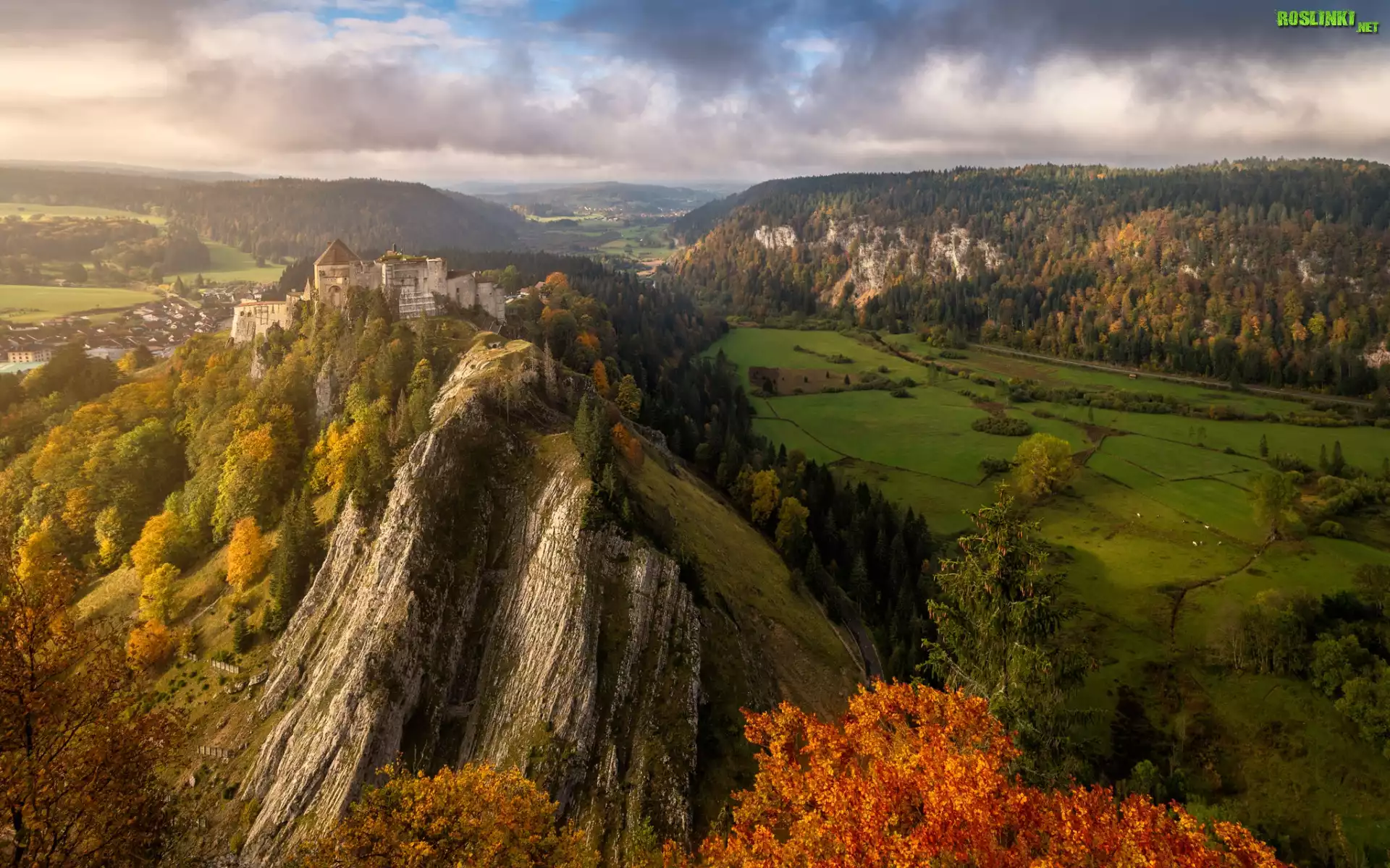 Jesień, Las, Drzewa, Góry, Skały, Mgła, Zamek Zhu, Chmury, Poranek, Burgundia, Francja