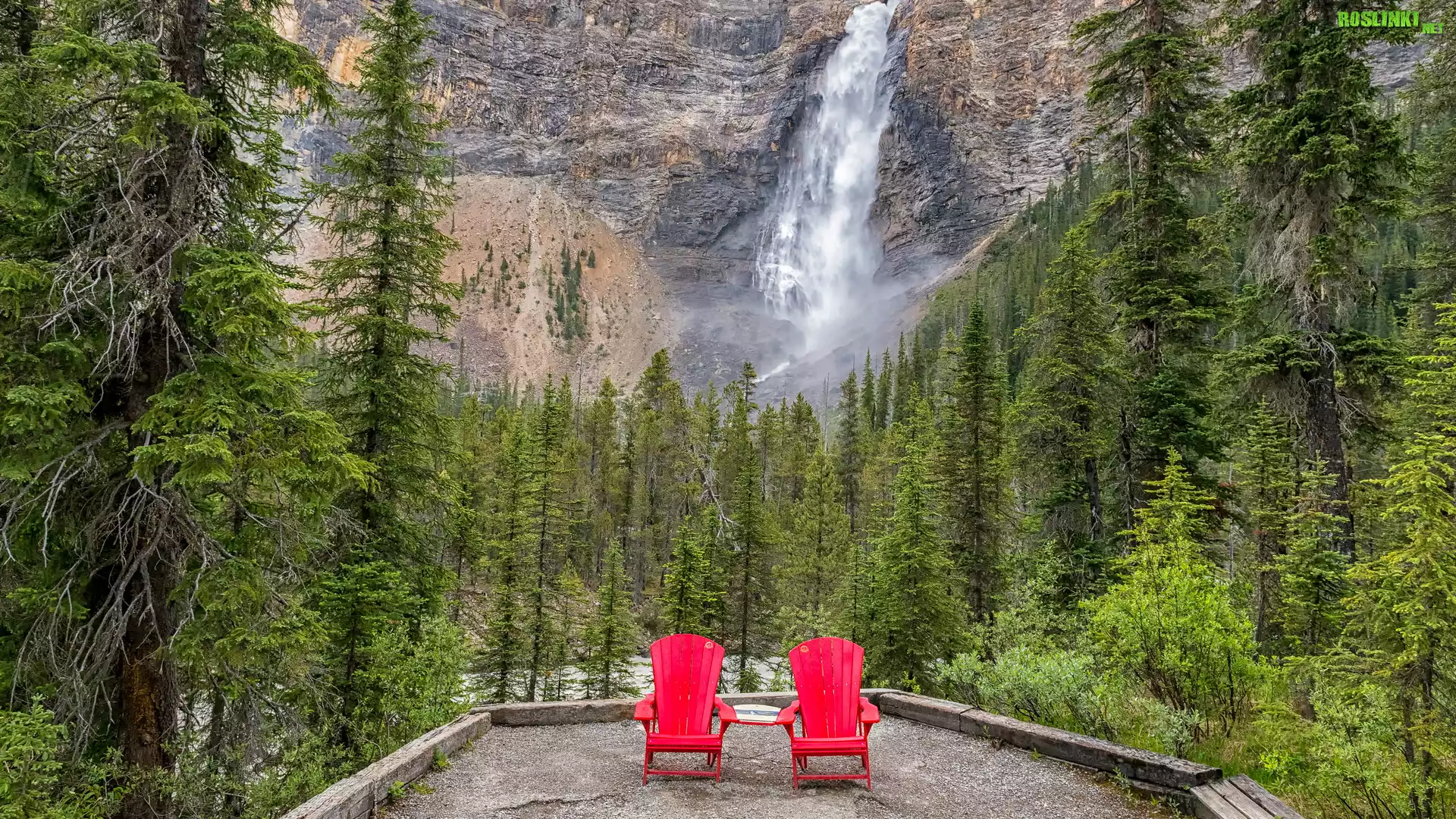 Punkt widokowy, Taras, Czerwone, Dwa, Krzesła, Las, Drzewa, Góra, Wodospad, Takkakaw Falls, Park Narodowy Yoho, Prowincja Kolumbia Brytyjska, Kanada