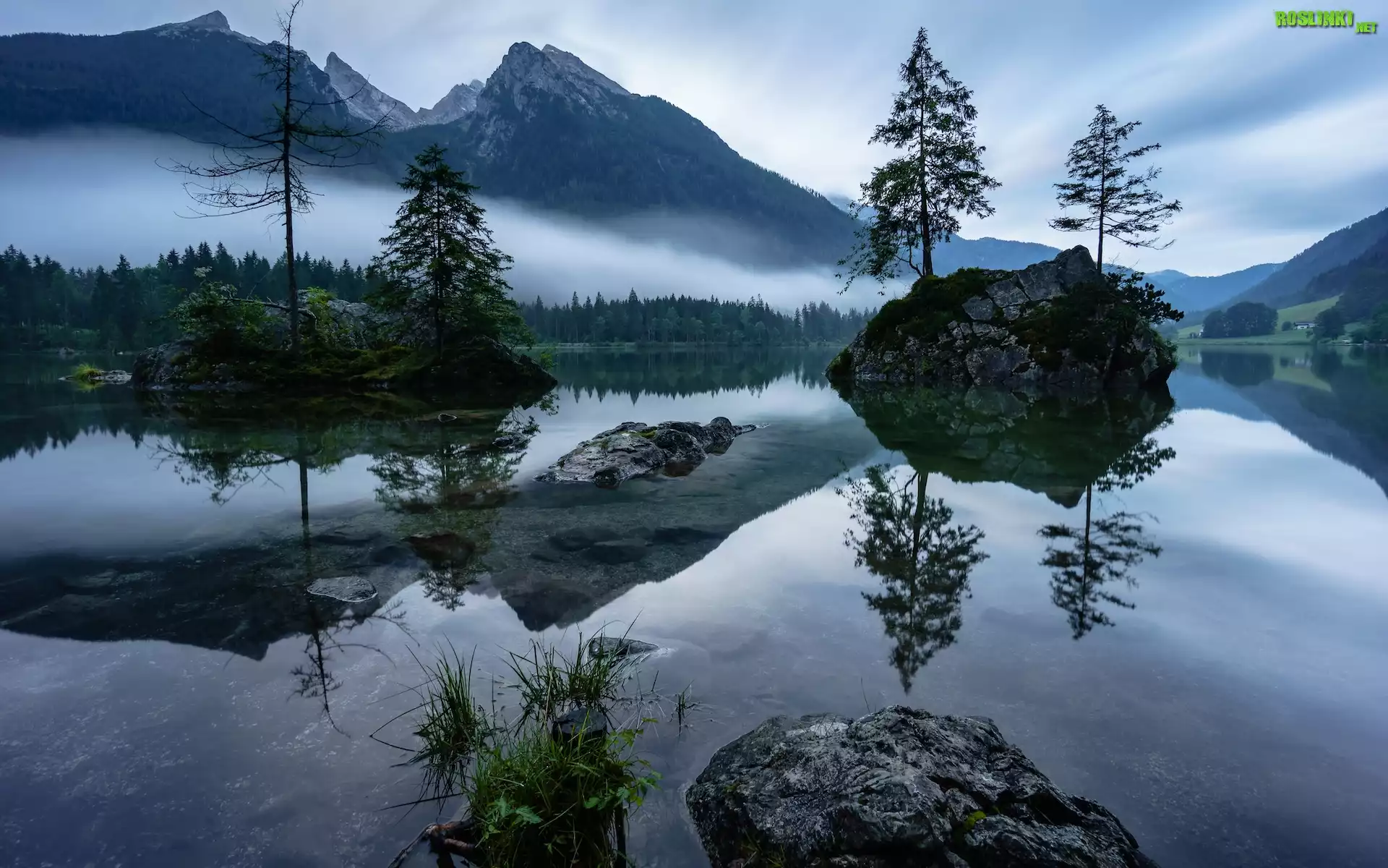 Jezioro Hintersee, Góry, Alpy, Drzewa, Skały, Kamienie, Mgła, Gmina Berchtesgadener, Bawaria, Niemcy