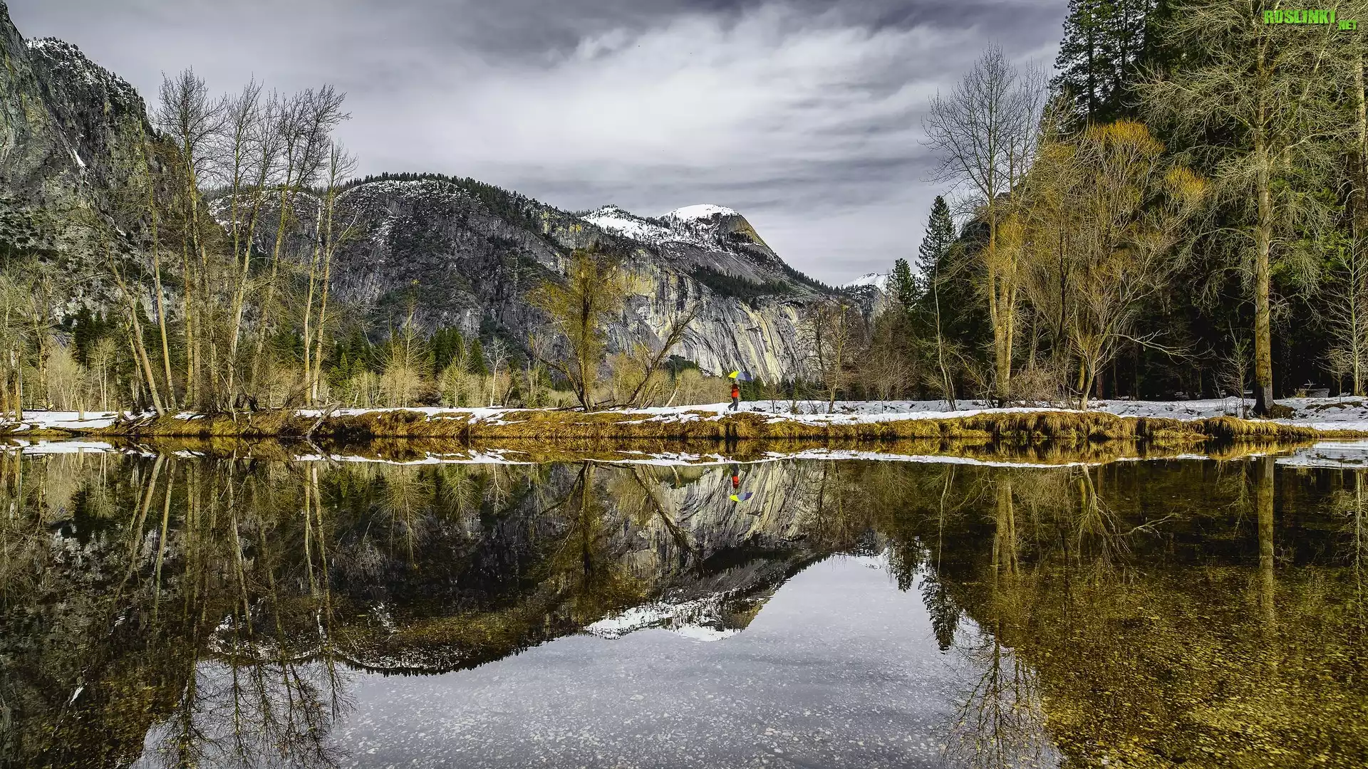 Stany Zjednoczone, Kalifornia, Park Narodowy Yosemite, Góry, Rzeka Merced, Drzewa, Człowiek, Odbicie